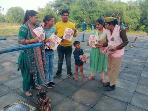 मथुरा 2 नवंबर 25 *मिशन शक्ति फेज 5.0 के तहत महिला थाना अंतर्गत महिलाओं एवं बच्चियों को किया गया जागरूक* मथुरा 2 नवंबर 25 *मिशन शक्ति फेज 5.0 के तहत महिला थाना अंतर्गत महिलाओं एवं बच्चियों को किया गया जागरूक*