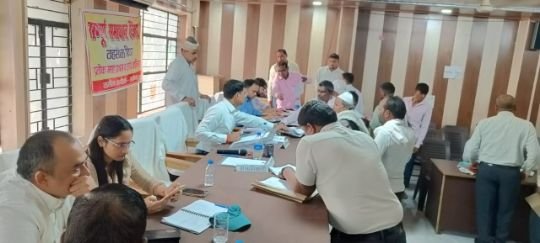 अयोध्या3नवम्बर25*रूदौली तहसील सम्पूर्ण समाधान दिवस में एडीएम एफआर व विधायक ने सुनी जनता की समस्याएं अयोध्या3नवम्बर25*रूदौली तहसील सम्पूर्ण समाधान दिवस में एडीएम एफआर व विधायक ने सुनी जनता की समस्याएं