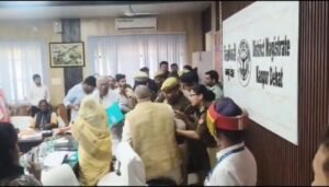 कानपुर देहात4नवम्बर25**कानपुर देहात में दिशा की बैठक में भिड़े सांसद और पूर्व सांसद,