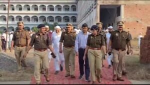 बाँदा4नवम्बर25*यातायात सड़क सुरक्षा माह के अंतर्गत यातायात नियमों, साइबर अपराध के सम्बंध में जागरुक किया गया