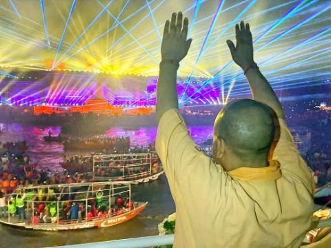 वाराणसी5नवम्बर25*देव दीपावली के पावन अवसर पर असंख्य दीपशिखाओं के अविनाशी प्रकाश से जगमग हुई काशी