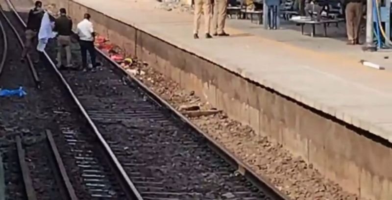 मिर्जापुर5नवम्बर25*उत्तर प्रदेश के मिर्जापुर जिले में कार्तिक पूर्णिमा के अवसर पर एक दर्दनाक हादसा हुआ. मिर्जापुर5नवम्बर25*उत्तर प्रदेश के मिर्जापुर जिले में कार्तिक पूर्णिमा के अवसर पर एक दर्दनाक हादसा हुआ.