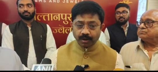 सुल्तानपुर6नवम्बर25*नन्दी गुप्ता ने मुख्यमंत्री योगी आदित्यनाथ के जीरो टॉलरेंस की नीतियों का किया बखान* सुल्तानपुर6नवम्बर25*नन्दी गुप्ता ने मुख्यमंत्री योगी आदित्यनाथ के जीरो टॉलरेंस की नीतियों का किया बखान*