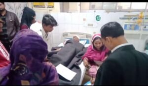 कानपुर नगर 15/11/25*वरिष्ठ पत्रकार रुस्तम खान पर पड़ोसियों द्वारा जानलेवा हमले का आरोप, परिवार ने दर्ज कराई एफआईआर*