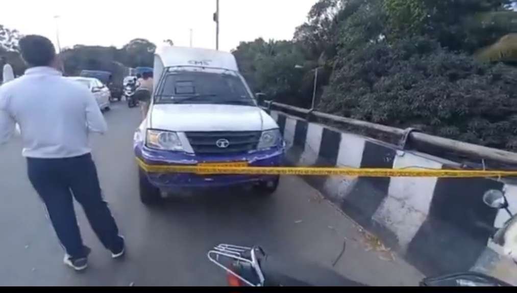 बेंगलुरु20/11/25* दिनदहाड़े ATM कैश वैन से 7 करोड़ 11 लाख रुपये की सनसनीखेज लूट हुई है।*