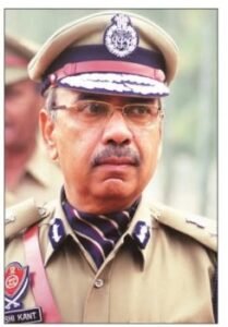 पंजाब २९ नवंबर २५ * पूर्व डीजीपी को भी नहीं बख्शा प्रयागराज पुलिस ने