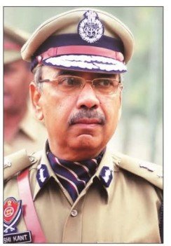 पंजाब २९ नवंबर २५ * पूर्व डीजीपी को भी नहीं बख्शा प्रयागराज पुलिस ने