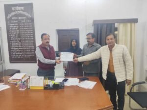 सुल्तानपुर 1/12/25*विशेष प्रगाढ़ पुनरीक्षण अभियान(SIR )के अंतर्गत शत-प्रतिशत कार्य करने वाले बी0एल0ओ0 को किया गया सम्मानित।*