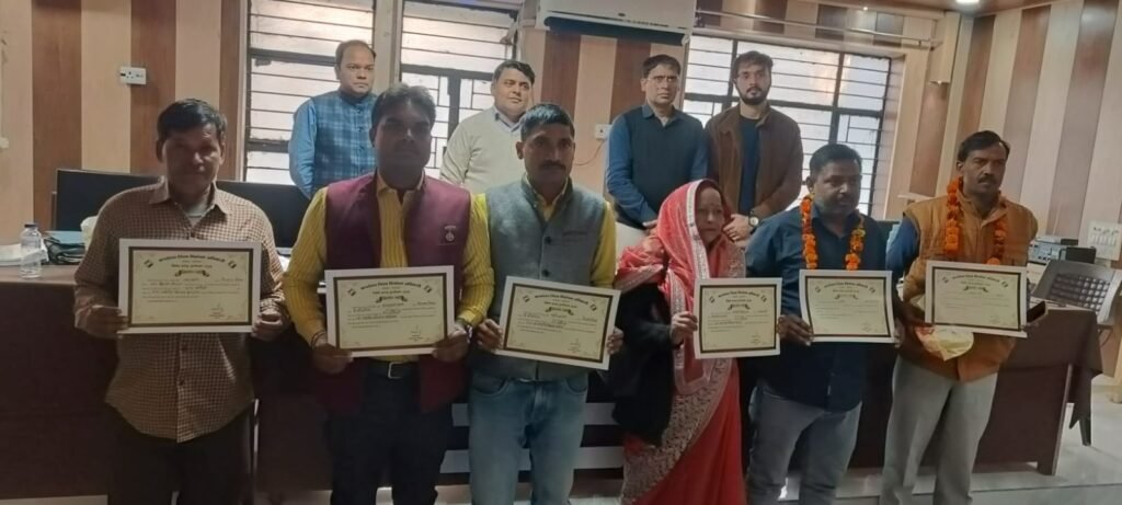 अयोध्या 2सितम्बर 25**पर्यटन के नकारात्मक प्रभावों से काशी भी नहीं रही अछूती, अयोध्या पर भी लग रहे काले धब्बे.!*..