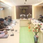 मथुरा 4 दिसंबर 25 *अधिकारियों के संग गोष्ठी का आयोजन*