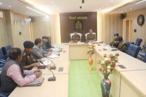 मथुरा 4 दिसंबर 25 *अधिकारियों के संग गोष्ठी का आयोजन*