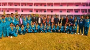 कौशाम्बी 4दिसम्बर 25*19 वी राष्ट्रीय जम्बूरी लखनऊ में प्रतिभाग कर विद्यालय वापस लौटे स्काउट गाइड और यूनिट लीडर का हुआ सम्मान*