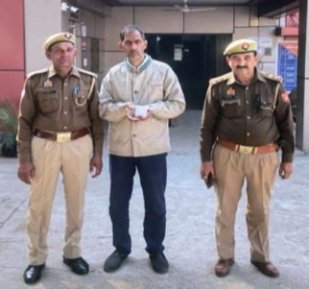 मथुरा 5 दिसंबर 25 *थाना राया पुलिस द्वारा टीम द्वारा सट्टे की खाईबाडी करते हुए अभियुक्त को किया गिरफ्तार ।* मथुरा 5 दिसंबर 25 *थाना राया पुलिस द्वारा टीम द्वारा सट्टे की खाईबाडी करते हुए अभियुक्त को किया गिरफ्तार ।*