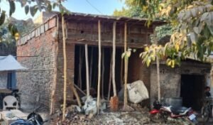 लखीमपुर खीरी 6दिसम्बर 25*मंदिर की भूमि पर मुस्लिम व्यक्ति के द्वारा किए जा रहे कब्जे में 5 दिन बीत जाने के बावजूद अभी तक नहीं हुई कोई कार्रवाई,*