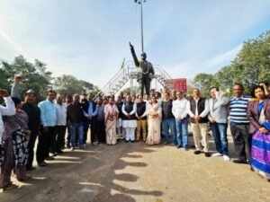 जोधपुर/मथुरा 6 दिसंबर 25 *जोधपुर जिला कांग्रेस कमेटी की तरफ से नागौर गेट पर भारत के संविधान निर्माता डॉ भीमराव अंबेडकर को श्रद्धांजलि दी गई*