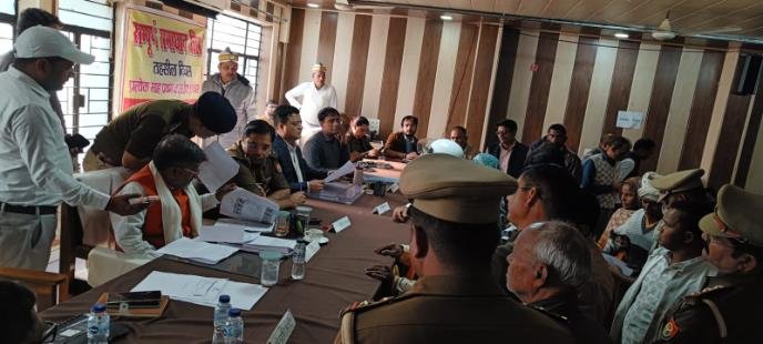 अयोध्या 6दिसम्बर 25*डीएम, एसएसपी व विधायक ने समाधान दिवस में सुनी फरियादियों की शिकायत