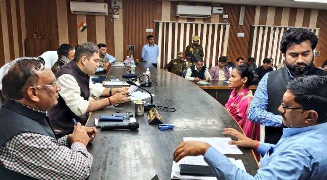 कौशाम्बी 6दिसम्बर 25*जिलाधिकारी एवं पुलिस अधीक्षक ने तहसील मंझनपुर में सुनी जनशिकायतें*