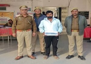 मथुरा 8 दिसंबर 25*थाना बलदेव पुलिस द्वारा 01 वांछित अभियुक्त को एक अवैध हथियार सहित किया गिरफ्तार ।*