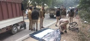 हरदोई 8दिसम्बर 25*साइकिल सवार बुजुर्ग की मौत, पत्नी बची*