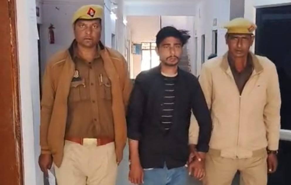 मथुरा 10 दिसंबर 25*थाना छाता पुलिस द्वारा एक अभियुक्त को अवैध असलाह सहित किया गिरफ्तार ।*