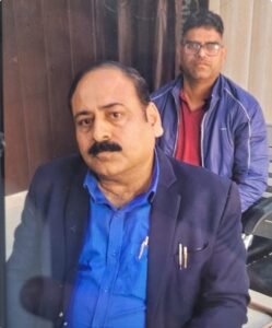 मेरठ10सितम्बर 25* सहायक आयुक्त स्टाम्प व स्टेनो को एक लाख रिश्वत लेते रंगे हाथों दबोचा,6 लाख की रिश्वत मांगी गई थी