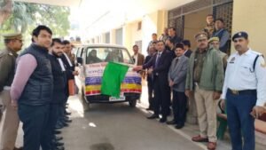 मथुरा 11दिसम्बर 25**जनपद न्यायाधीश ने 13 दिसम्बर को आयोजित होने वाली राष्ट्रीय लोक अदालत की सफलता हेतु प्रचार वाहन को हरी झण्डी दिखाकर किया रवाना*