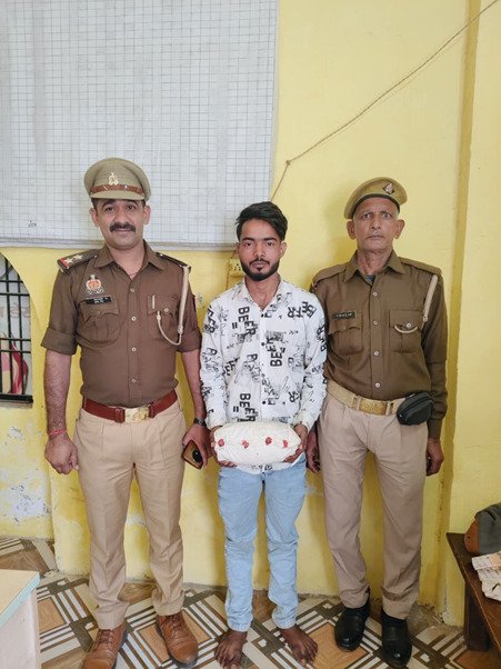 मथुरा 11 दिसंबर 25*थाना महावन पुलिस द्वारा 510 ग्राम अवैध गाँजे के साथ 01 अभियुक्त को किया गिरफ्तार*