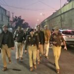 मथुरा 11 दिसंबर 25*क्षेत्राधिकारी रिफायनरी पुलिस बल के साथ रिफाइनरी क्षेत्र का पैदल गश्त*