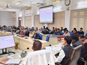 कौशाम्बी 12दिसम्बर 25*लम्बित ऋण आवेदनों को शीघ्र निस्तारित करें बैंकर्स - डीएम*