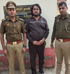 मथुरा13दिसंबर25* हत्या के प्रयास के अभियुक्त को पुलिस रिमाण्ड पर लेकर अभियुक्त के कब्जे से घटना में प्रयुक्त अवैध हथियार बरामद ।*