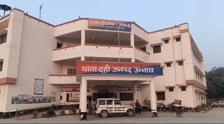 उन्नाव15दिसम्बर 25*मास एग्रो फैक्ट्री के बाहर दो, सप्लायरों में मारपीट