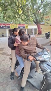 सहारनपुर 16दिसम्बर 25* शाहगंज चौकी क्षेत्र के कुंजड़ा बाग इलाके में सोमवार को चैन स्नेचिंग का एक बड़ा मामला सामने आया है*