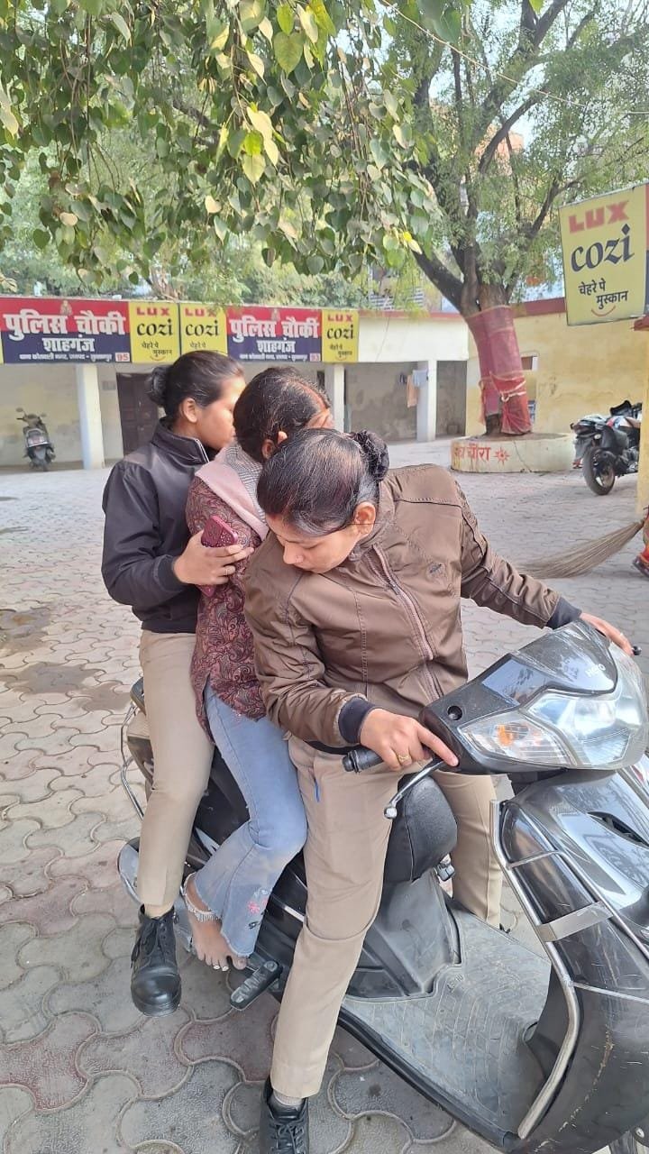 सहारनपुर 16दिसम्बर 25* शाहगंज चौकी क्षेत्र के कुंजड़ा बाग इलाके में सोमवार को चैन स्नेचिंग का एक बड़ा मामला सामने आया है*