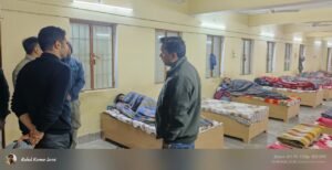 वाराणसी18 दिसम्बर25 (सू0वि0)*डीएम ने रैन बसेरा का किया औचक निरीक्षण*