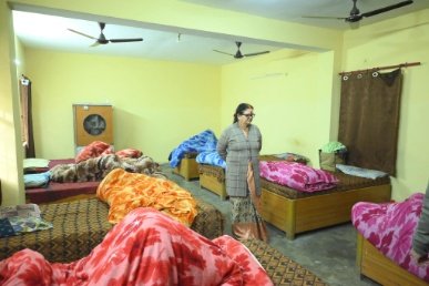 कानपुर नगर 19दिसम्बर 25*मेयर प्रमिला पांडेय का औचक निरीक्षण, रैन बसेरों की व्यवस्था पर सख्त रुख*