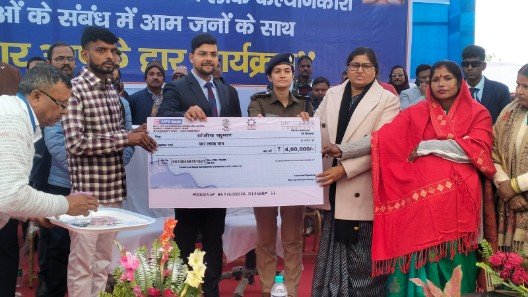 पूर्णिया बिहार 20 दिसंबर25*पूर्णिया में सरकार आपके द्वार: मंत्री लेशी सिंह ने सुनी ग्रामीणों की समस्याएं