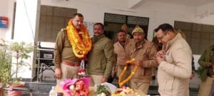 कौशाम्बी 20दिसम्बर 25**पुलिस चौकी प्रभारी भरवारी को पिपरी थाना की कमान की जिम्मेदारी मिलने पर हुआ भव्य स्वागत*