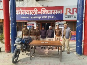 लखीमपुर खीरी 21दिसम्बर 25*नकली सोने की ईंट दिखाकर ठगी करने वाले दो आरोपियों को निघासन पुलिस ने गिरफ्तार किया 