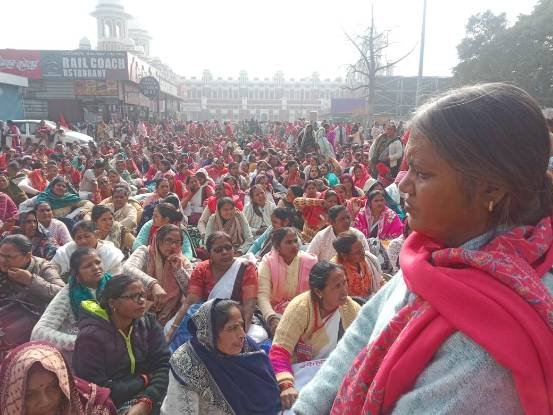 लखनऊ 23दिसम्बर 25*विधान सभा मार्च में उमड़ा आशा वर्कर्स का हुजूम* लखनऊ 23दिसम्बर 25*विधान सभा मार्च में उमड़ा आशा वर्कर्स का हुजूम*