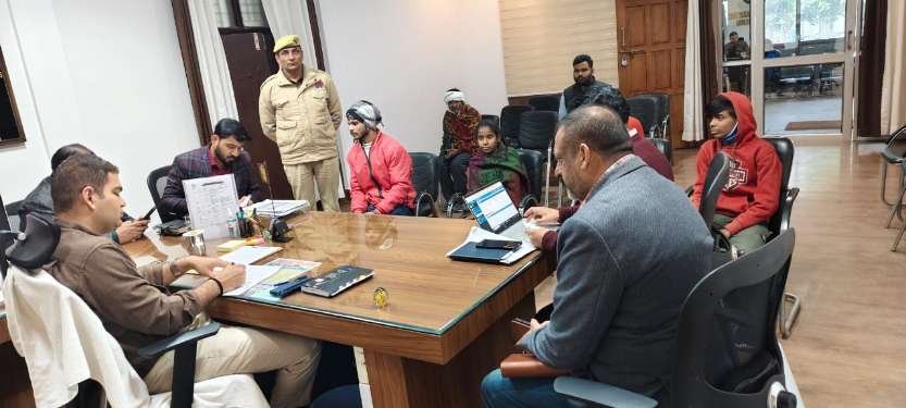 कौशाम्बी 23दिसम्बर 25*अनाथ बच्चों से मुलाकात कर डीएम ने सुनी उनकी समस्याएं* कौशाम्बी 23दिसम्बर 25*अनाथ बच्चों से मुलाकात कर डीएम ने सुनी उनकी समस्याएं*