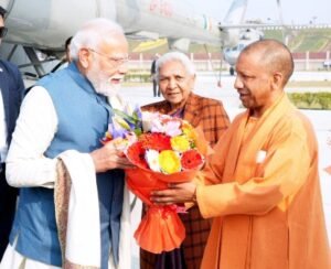 लखनऊ25दिसम्बर 25*पीएम का राज्यपाल, मुख्यमंत्री योगी आदित्यनाथ, रक्षा मंत्री राजनाथ सिंह, केशव मौर्य और ब्रजेश पाठक ने स्वागत किया।