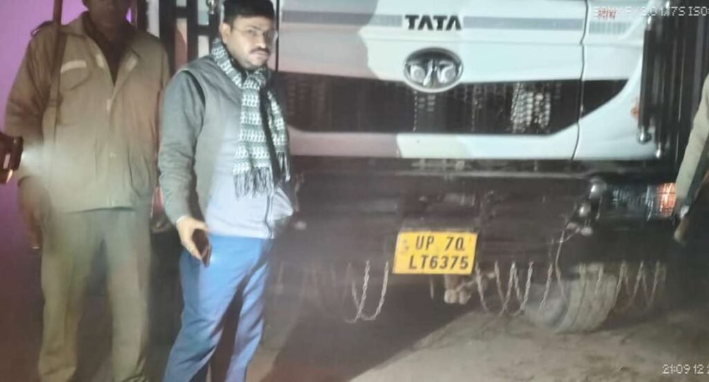 कौशाम्बी 25दिसम्बर 25*अवैध परिवहन पर प्रशासन की सख्ती, तहसीलदार ने डंपर किया सीज*