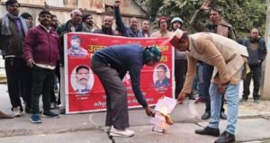 लखनऊ 27दिसम्बर 25*उत्तर प्रदेश में इस समय सियासी हलचल तेज है और इसी बीच प्रदेश के डिप्टी सीएम ब्रजेश पाठक दिल्ली पहुंचे हैं.