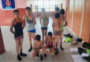 मध्य प्रदेश सिहोर30दिसम्बर 25*सेंट एंजेल स्कूल में हिन्दू छात्रों को तिलक और कलावा के लिए कपड़े उतरवाकर पीटा गया..!*