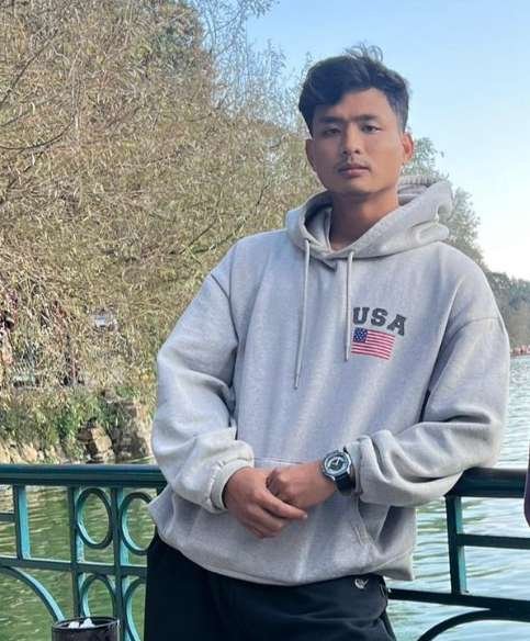 देहरादून 30दिसम्बर 25: त्रिपुरा के एक छात्र की कथित तौर पर उत्तराखंड, देहरादून में नस्लीय टिप्पणियों के कारण हत्या कर दी गई।