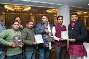 अयोध्या30दिसम्बर 25*पूर्व विधायक पवन पांडे ने सभी पत्रकारों को नववर्ष पर पेन डायरी देकर किया सम्मानित सहभोज का विशाल आयोजन