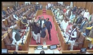 लखनऊ24दिसम्बर 25*विधान परिषद में भारी हंगामा