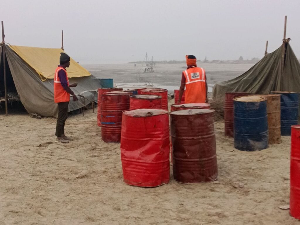 अयोध्या १० दिसंबर २५ * सरयू नदी पर पुल का निर्माण कार्य शुरू: 84 कोसी परिक्रमा मार्ग के फोरलेन निर्माण से जनता को मिलेगी सुविधा।