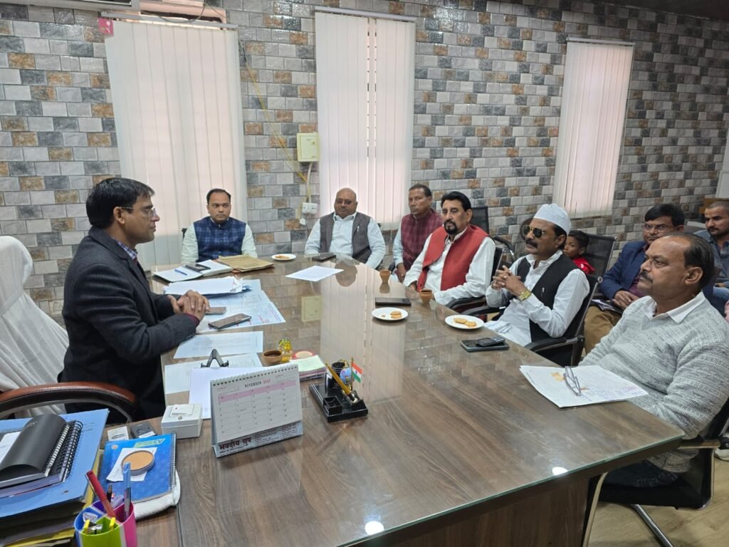 अयोध्या१० दिसंबर २५* को लेकर उपजिलाधिकारी ने सभी राजनीतिक दलों के साथ की बैठक अयोध्या१० दिसंबर २५* को लेकर उपजिलाधिकारी ने सभी राजनीतिक दलों के साथ की बैठक