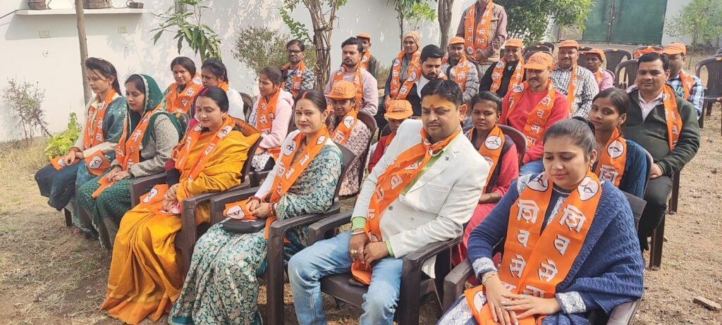 दिल्ली १४ दिसंबर २५* यूपीआजतक न्यूज़ चैनल पर महत्वपूर्ण खबर*.........  